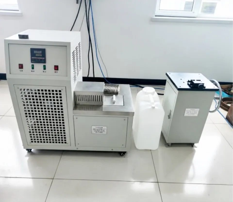 Low-temperature bath for impact specimens: a cabinet with a control panel and a stainless-steel bath on top